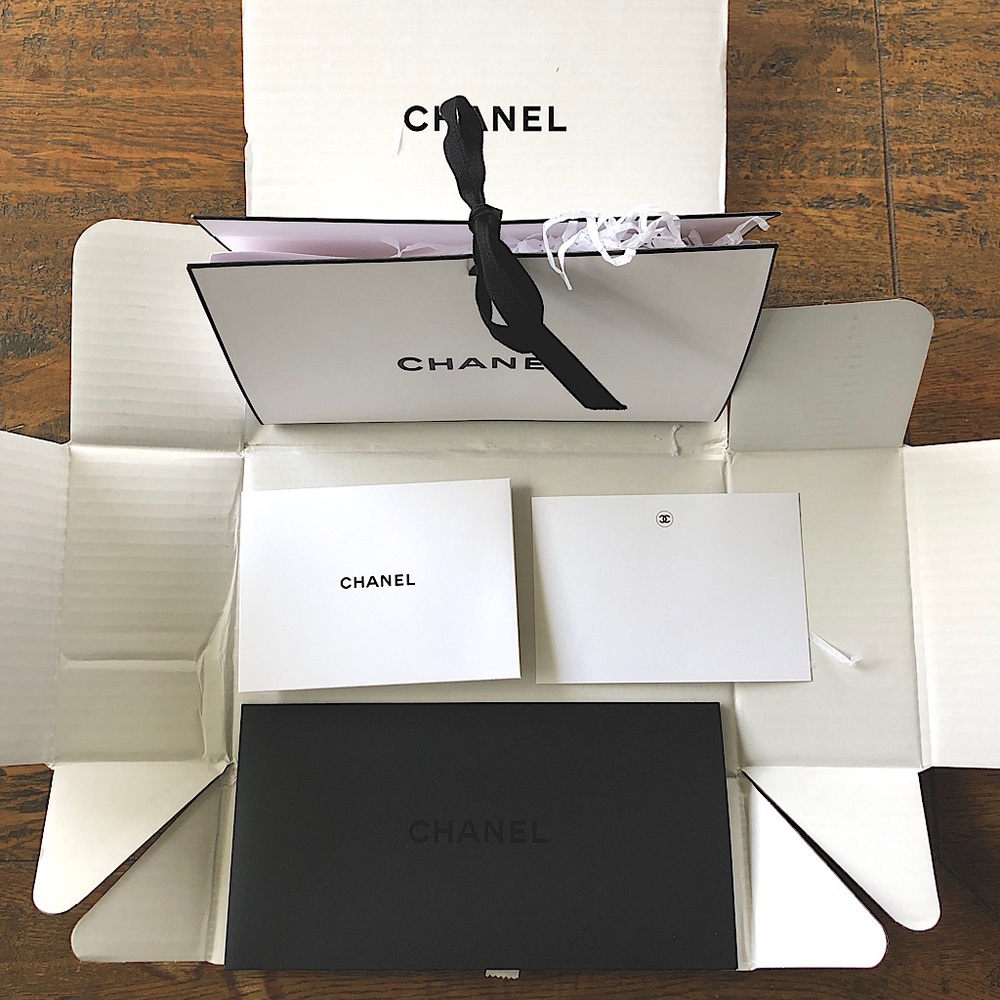 EMPTY! Authentic Chanel gift bag, envelopes 🖤🤍